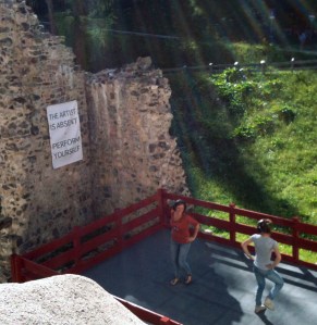 The artist is absent_Foto